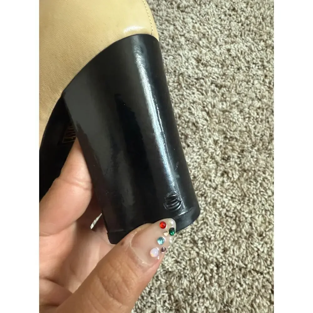 Chanel Original Finition Main Black and Tan CC Logo  Pumps Size 39
